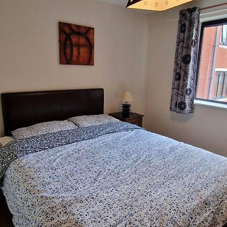 2 Bedroom Apartment Central Birmingham City Centre מראה חיצוני תמונה