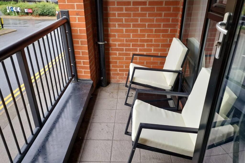 2 Bedroom Apartment Central Birmingham City Centre מראה חיצוני תמונה
